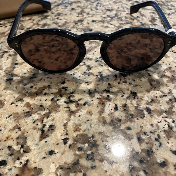 Burberry Unisex Round Sunglasses B4280 Black Frame with Brown Lenses New w/ Flaw - Picture 12 of 16